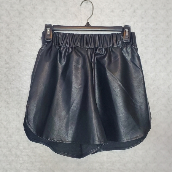 ASOS Black Leather Shorts - Picture 5 of 8